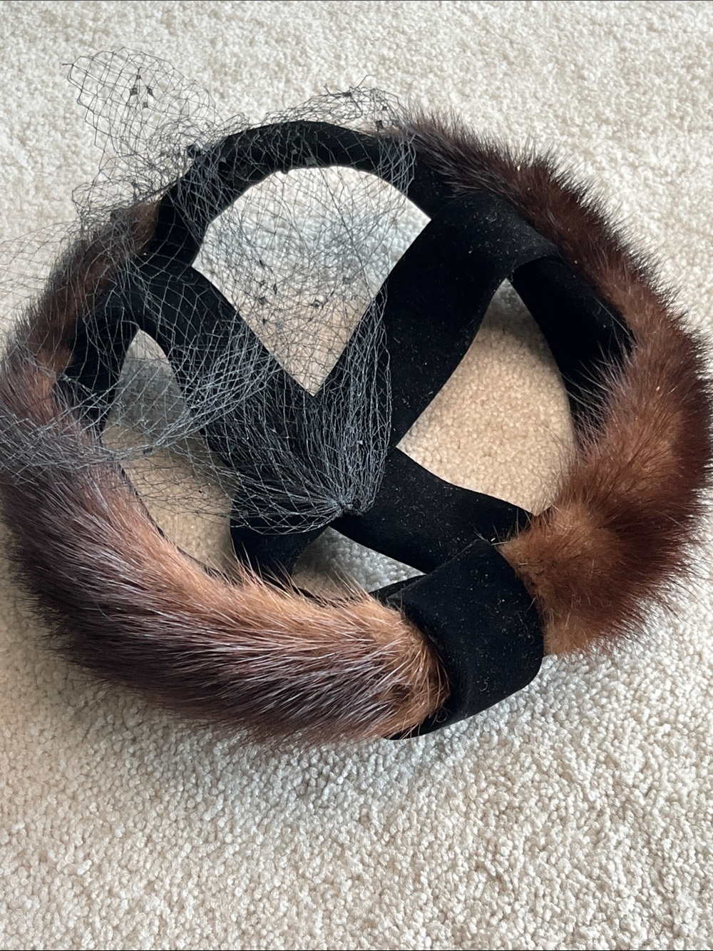 Vintage Mink trimmed ladies hat with veil